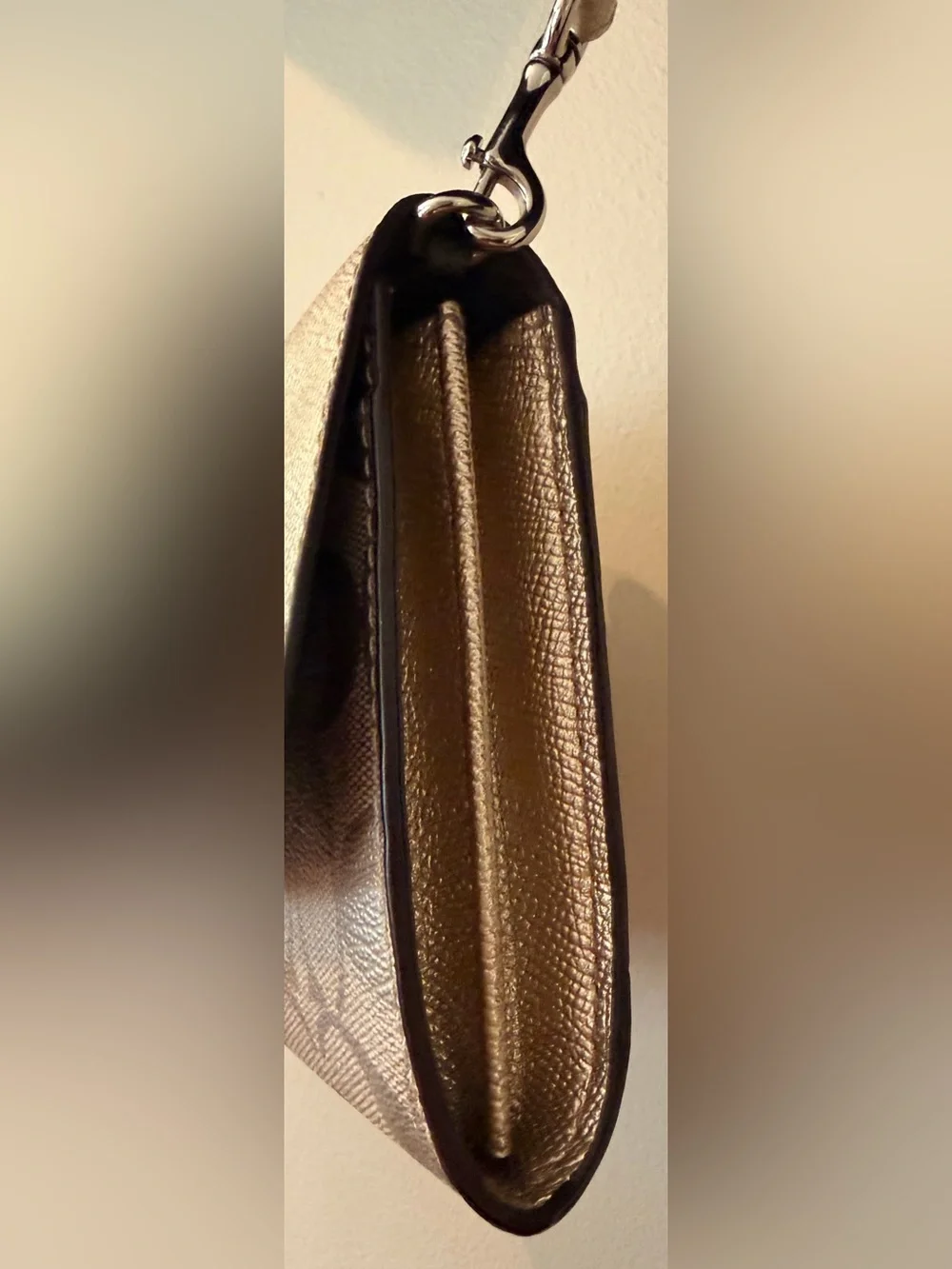 NWOT COACH METALLIC CHAMPAGNE SILVER SIGNATURE CROSSBODY CHAIN WRISTLET BAG